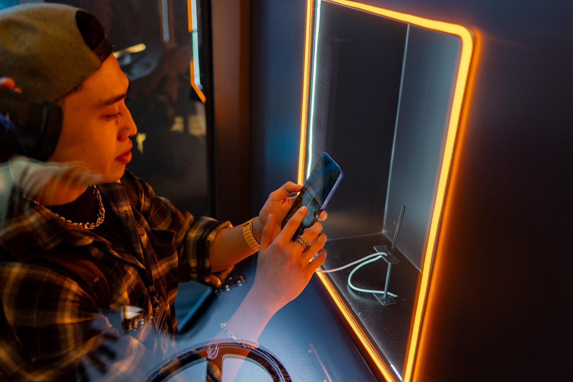 MONO cùng OPPO A6 Pro Series chinh phục thử thách tại “Đấu trường tốc độ”, bùng nổ Năng lượng King thật!- Ảnh 3. MONO cùng OPPO A6 Pro Series chinh phục thử thách tại “Đấu trường tốc độ”, bùng nổ Năng lượng King thật!- Ảnh 3.