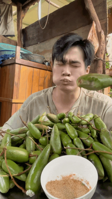 Dạo này MXH thi nhau mukbang loại quả dại Tây Bắc: Vị lạ, mùi thơm, ăn với chẳm chéo thì "hết sẩy"- Ảnh 6.