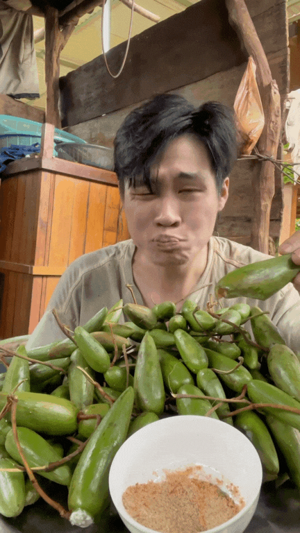 Dạo này MXH thi nhau mukbang loại quả dại Tây Bắc: Vị lạ, mùi thơm, ăn với chẳm chéo thì "hết sẩy"- Ảnh 7.