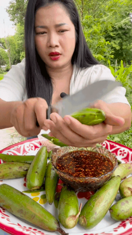 Dạo này MXH thi nhau mukbang loại quả dại Tây Bắc: Vị lạ, mùi thơm, ăn với chẳm chéo thì "hết sẩy"- Ảnh 9.
