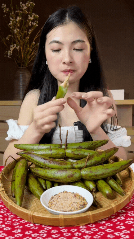Dạo này MXH thi nhau mukbang loại quả dại Tây Bắc: Vị lạ, mùi thơm, ăn với chẳm chéo thì "hết sẩy"- Ảnh 13.