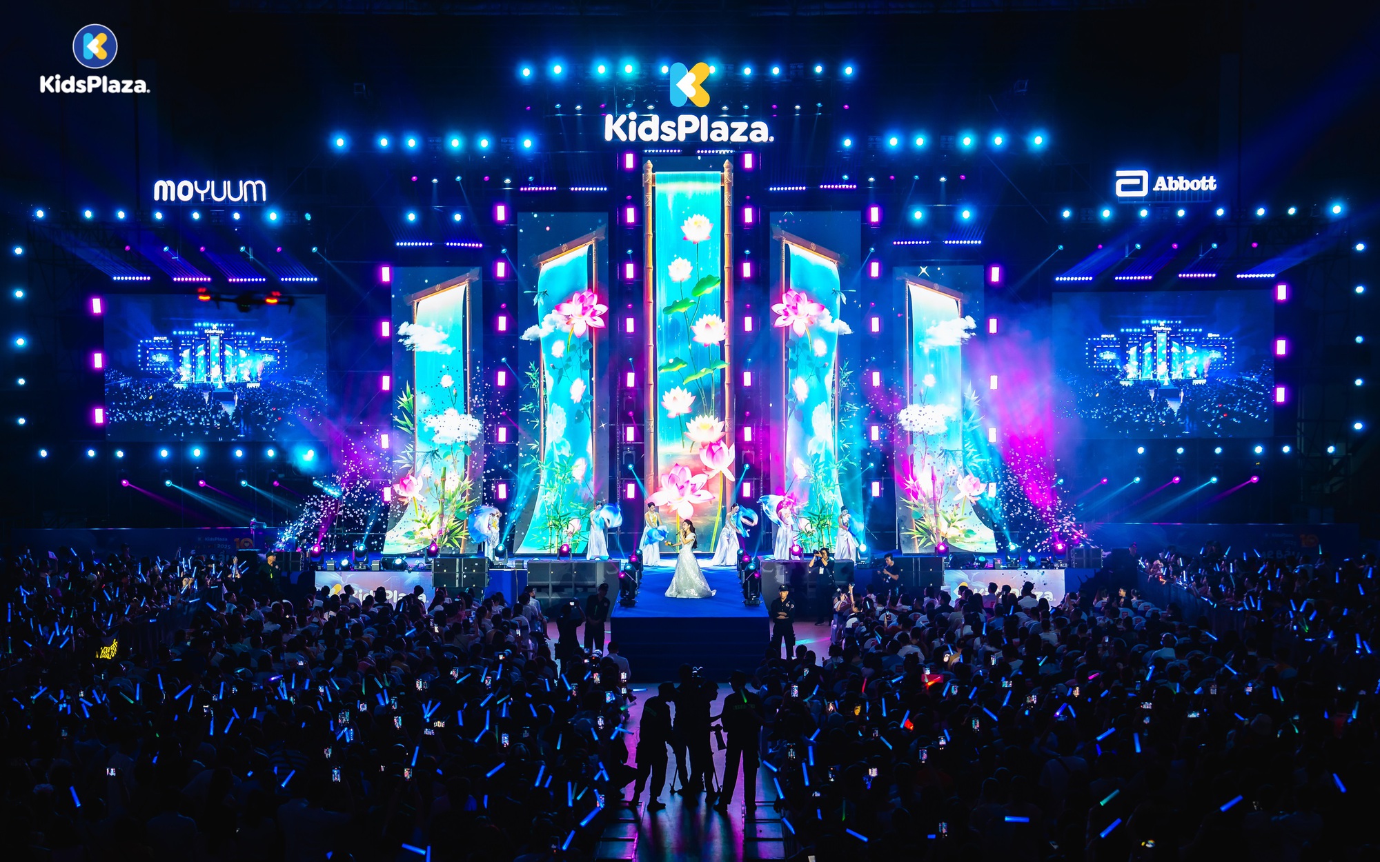 Vươn Concert KidsPlaza: Đêm nhạc chạm cảm xúc thế hệ ba mẹ mới- Ảnh 1.