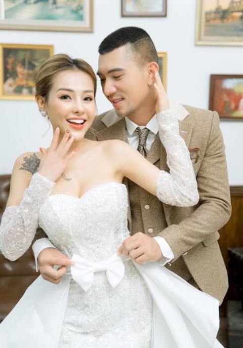 Ngân 98 đã ly dị với Lương Bằng Quang?- Ảnh 1.