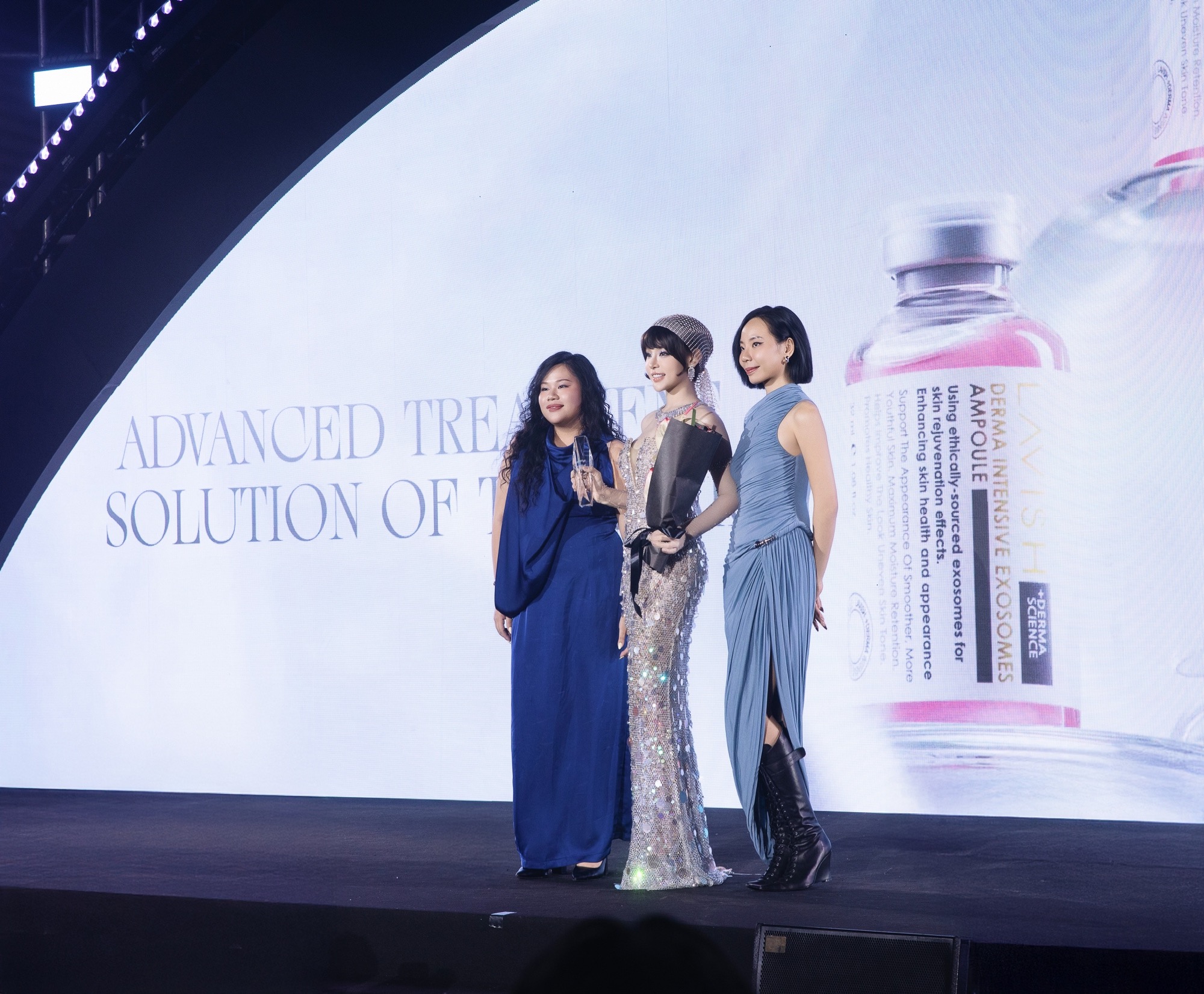 Lavish “rinh” giải thưởng tại  L’officiel Beauty Choice Awards 2025 với siêu phẩm thế hệ mới- Ảnh 1.
