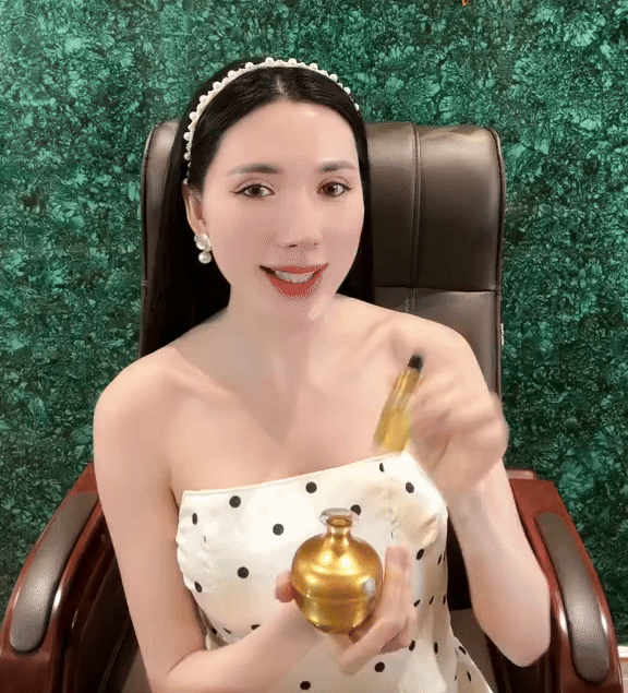 “Đối thủ của Ngân 98" có động thái gì?- Ảnh 1.