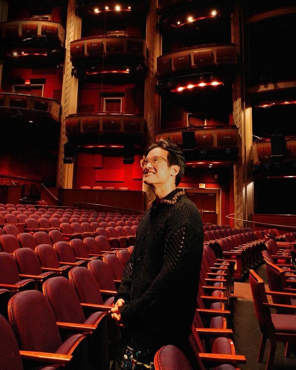 “Sketch A Rose” In Los Angeles - Hà Anh Tuấn và đêm nhạc Việt Nam đầu tiên tại Dolby Theatre- Ảnh 3. “Sketch A Rose” In Los Angeles - Hà Anh Tuấn và đêm nhạc Việt Nam đầu tiên tại Dolby Theatre- Ảnh 3.