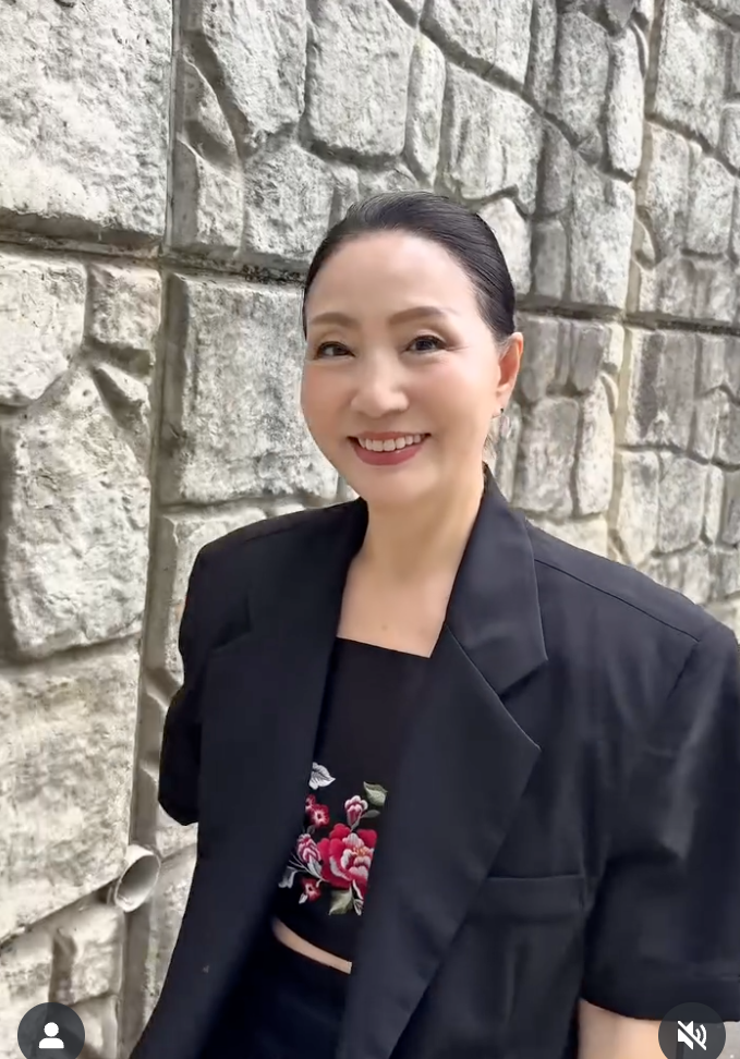 "Bà ngoại xứ Hàn" 70 tuổi vẫn sở hữu làn da mịn màng căng mướt: Bí quyết là lăn mặt với dưa chuột lạnh- Ảnh 9.
