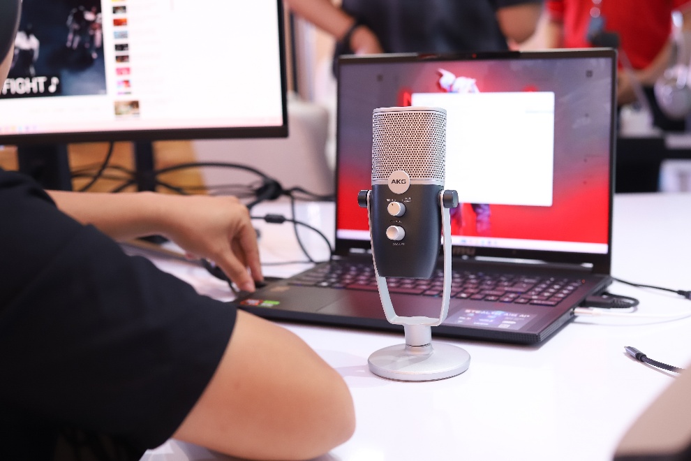 Phúc Giang PGI hiện thực hóa lời hứa Real Value - Real Experience tại P.H.E Show 2025- Ảnh 2.