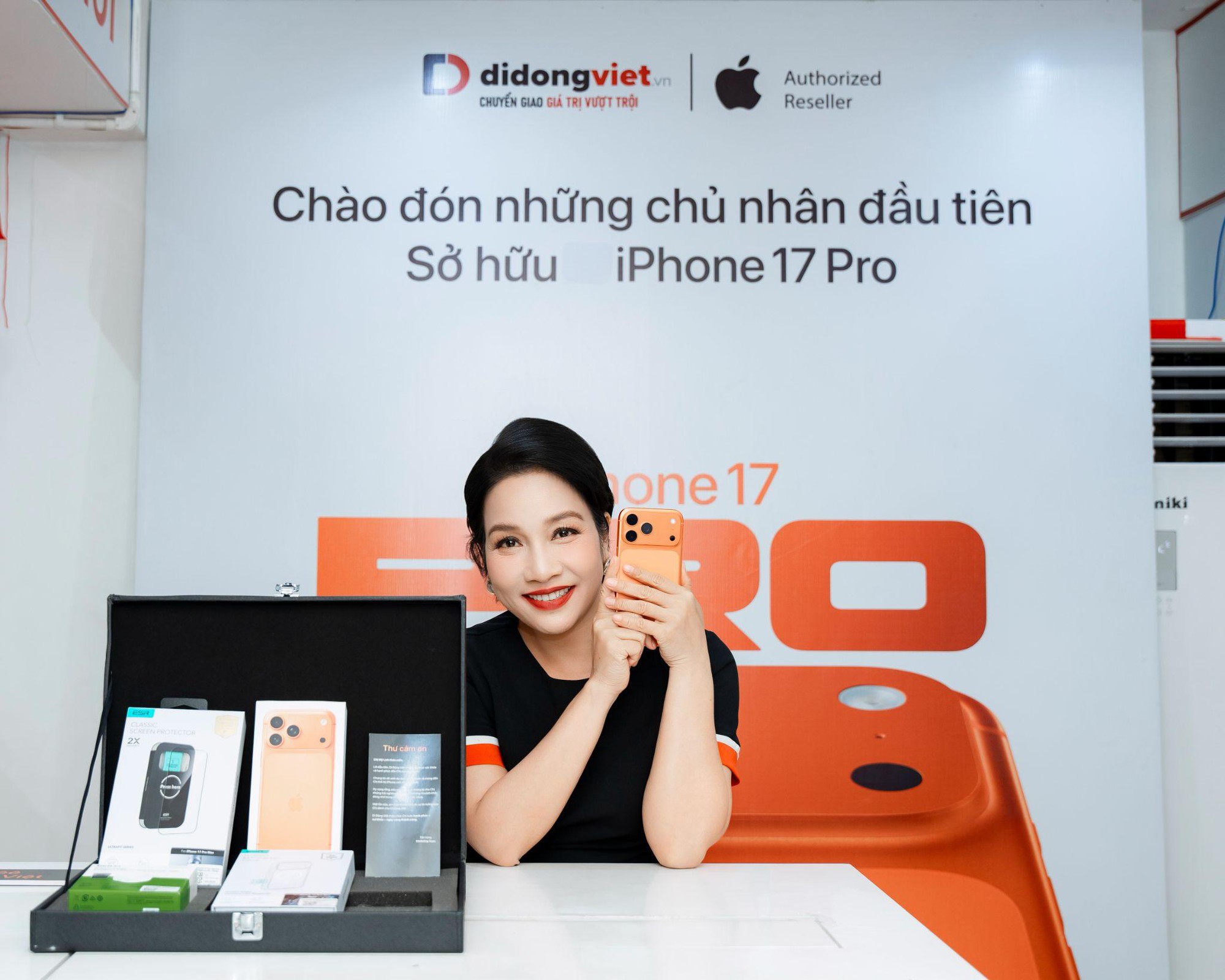 iPhone mới ra mắt, nghệ sĩ Việt lại rộn ràng "lên đời"- Ảnh 3.