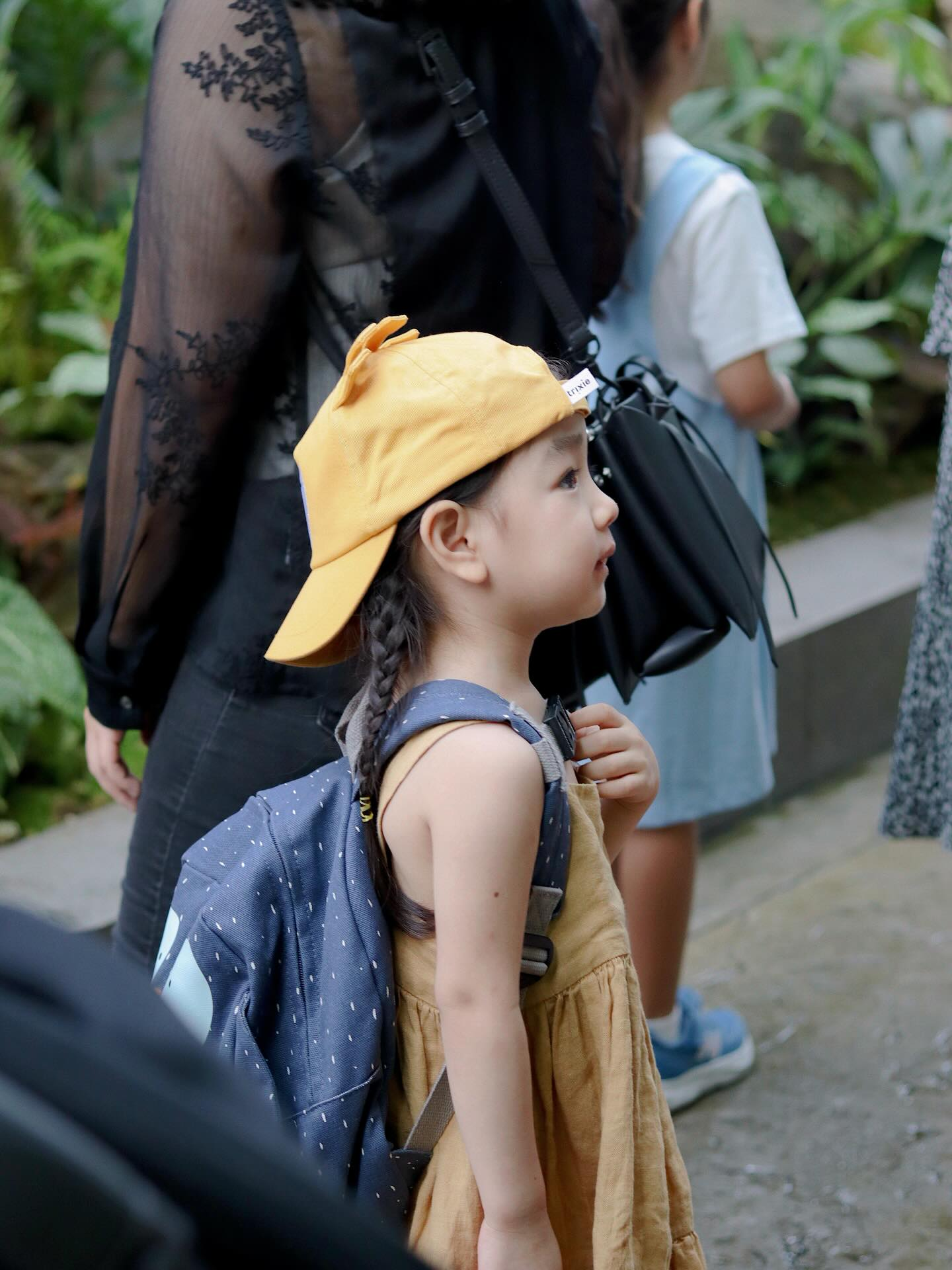 Bé Bún - con gái hot mom Nam Thương, bị ốm: Người mệt nhừ, mắt xưng húp, vẫn xứng danh "tiểu mỹ nhân"- Ảnh 4.