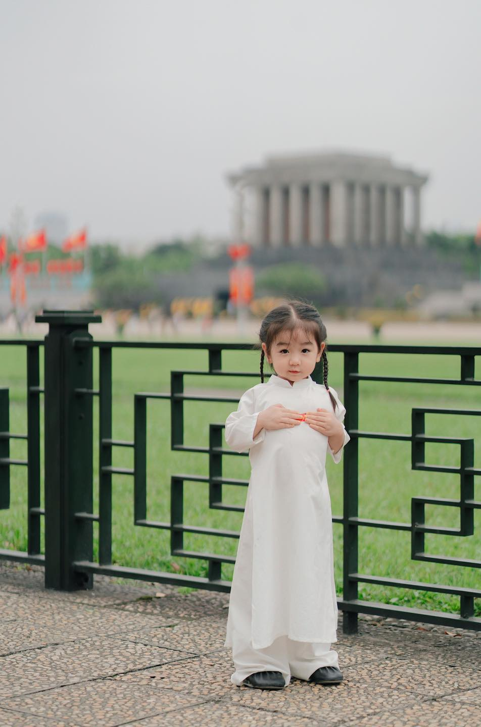 Bé Bún - con gái hot mom Nam Thương, bị ốm: Người mệt nhừ, mắt xưng húp, vẫn xứng danh "tiểu mỹ nhân"- Ảnh 6.