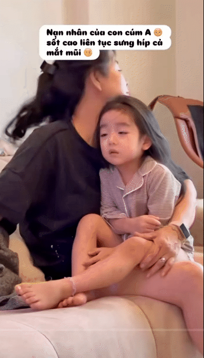 Bé Bún - con gái hot mom Nam Thương, bị ốm: Người mệt nhừ, mắt xưng húp, vẫn xứng danh "tiểu mỹ nhân"- Ảnh 1.