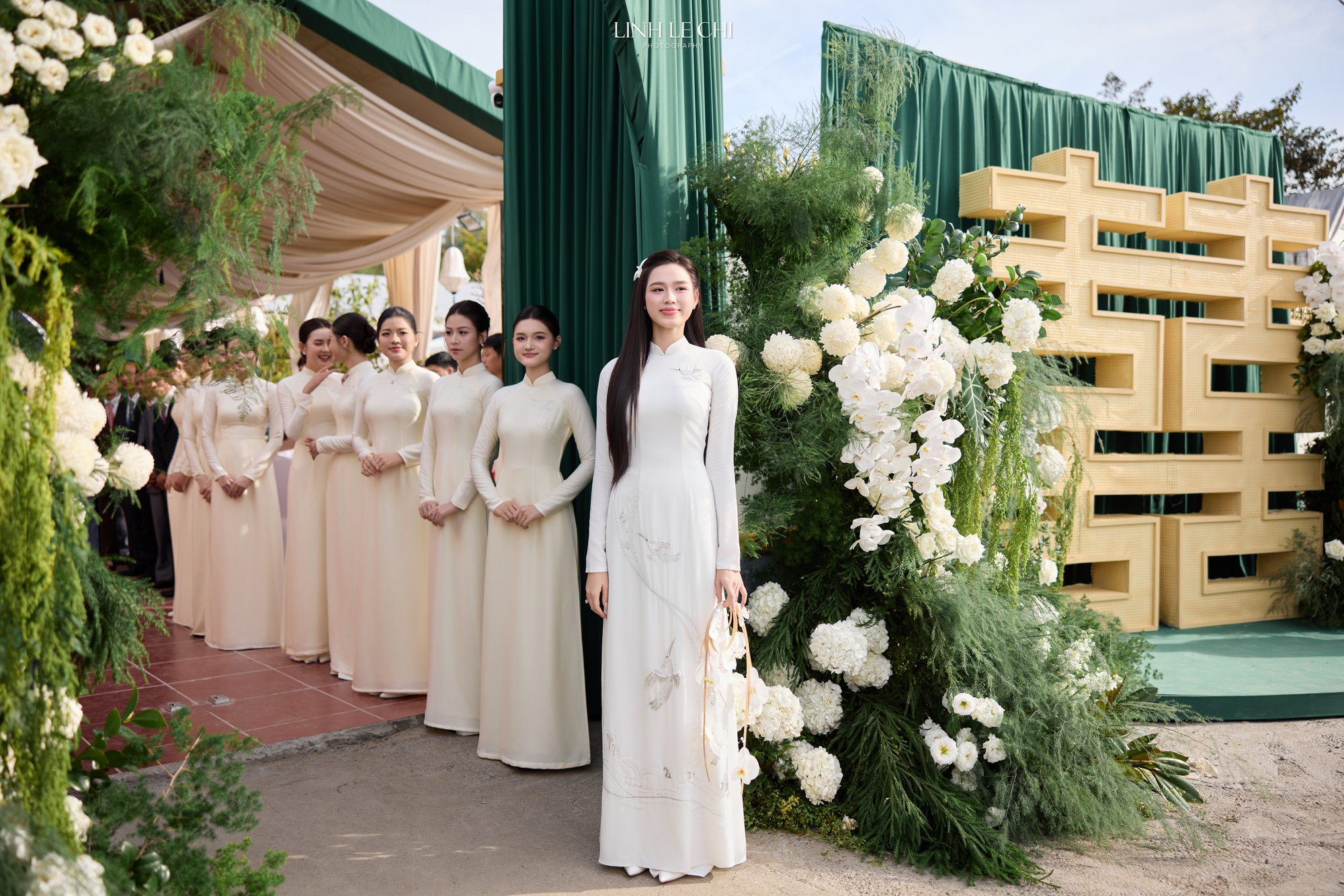 HH Đỗ Hà ăn hỏi: Cô dâu đặt 21 bộ áo dài, riêng áo dài cưới từ tên gọi đã mang ý nghĩa đặc biệt- Ảnh 14.