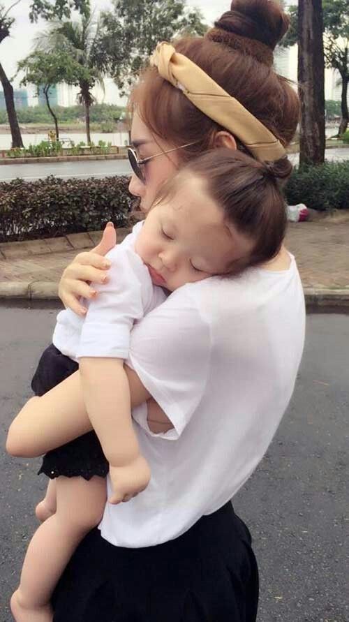5 tài sản vô giá mẹ để lại cho con thông qua CÁI ÔM mà chính mẹ cũng không ngờ đến- Ảnh 5. 5 tài sản vô giá mẹ để lại cho con thông qua CÁI ÔM mà chính mẹ cũng không ngờ đến- Ảnh 5.