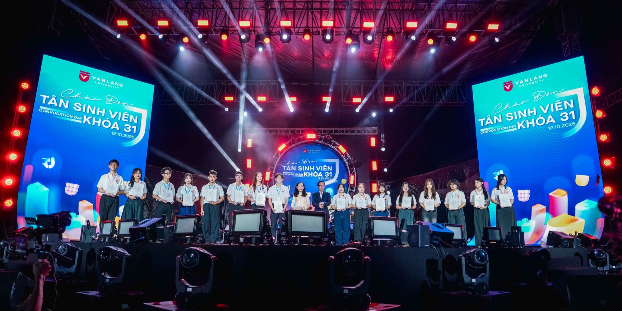 Học sinh giỏi chọn nơi “hợp vibe”, được là chính mình tại Trường Đại học Văn Lang- Ảnh 6. Học sinh giỏi chọn nơi “hợp vibe”, được là chính mình tại Trường Đại học Văn Lang- Ảnh 6.