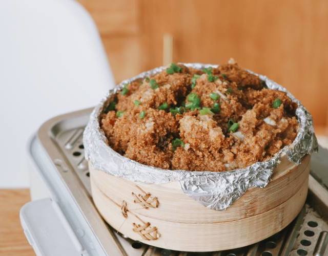 Đây là 5 món hấp nóng hổi mà thơm ngon, mềm mại và dễ tiêu hóa rất hợp trong bữa cơm mùa thu- Ảnh 1.