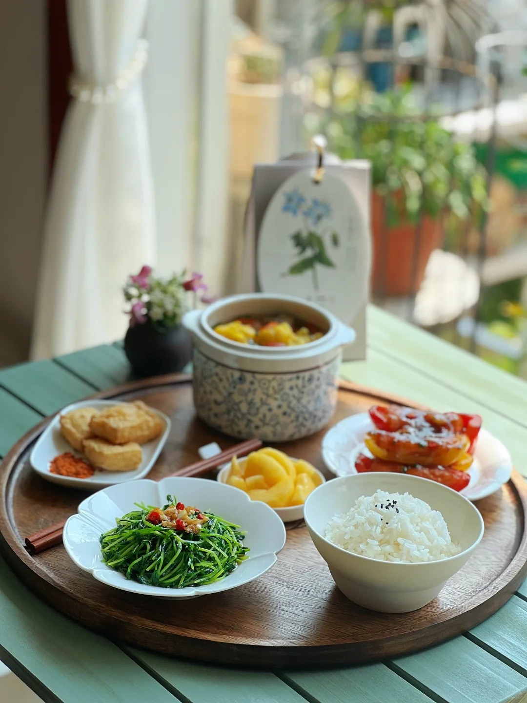 Mâm cơm mùa thu thơm ngọt: 4 món đơn giản mà "chạm vị" nhà, ai ăn cũng khen ngon- Ảnh 1.