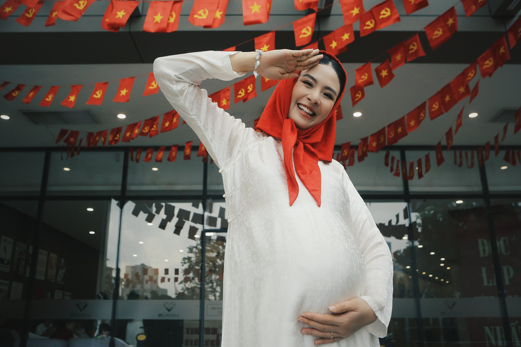4 hot mom rủ nhau "trốn con", hội tụ trong một khung hình: Nhan sắc mẹ bỉm khiến khắp cõi mạng trầm trồ- Ảnh 16.