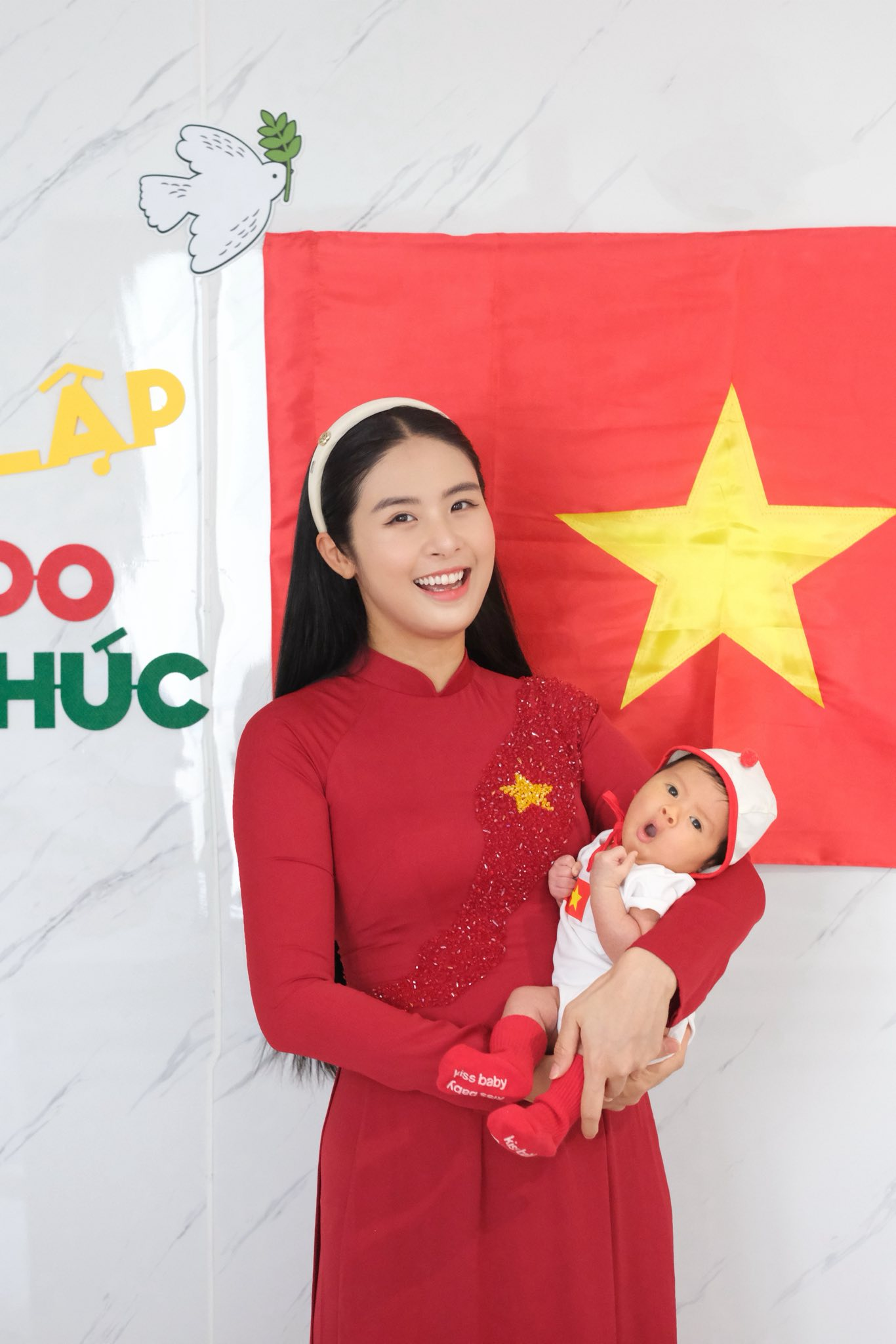 4 hot mom rủ nhau "trốn con", hội tụ trong một khung hình: Nhan sắc mẹ bỉm khiến khắp cõi mạng trầm trồ- Ảnh 13.
