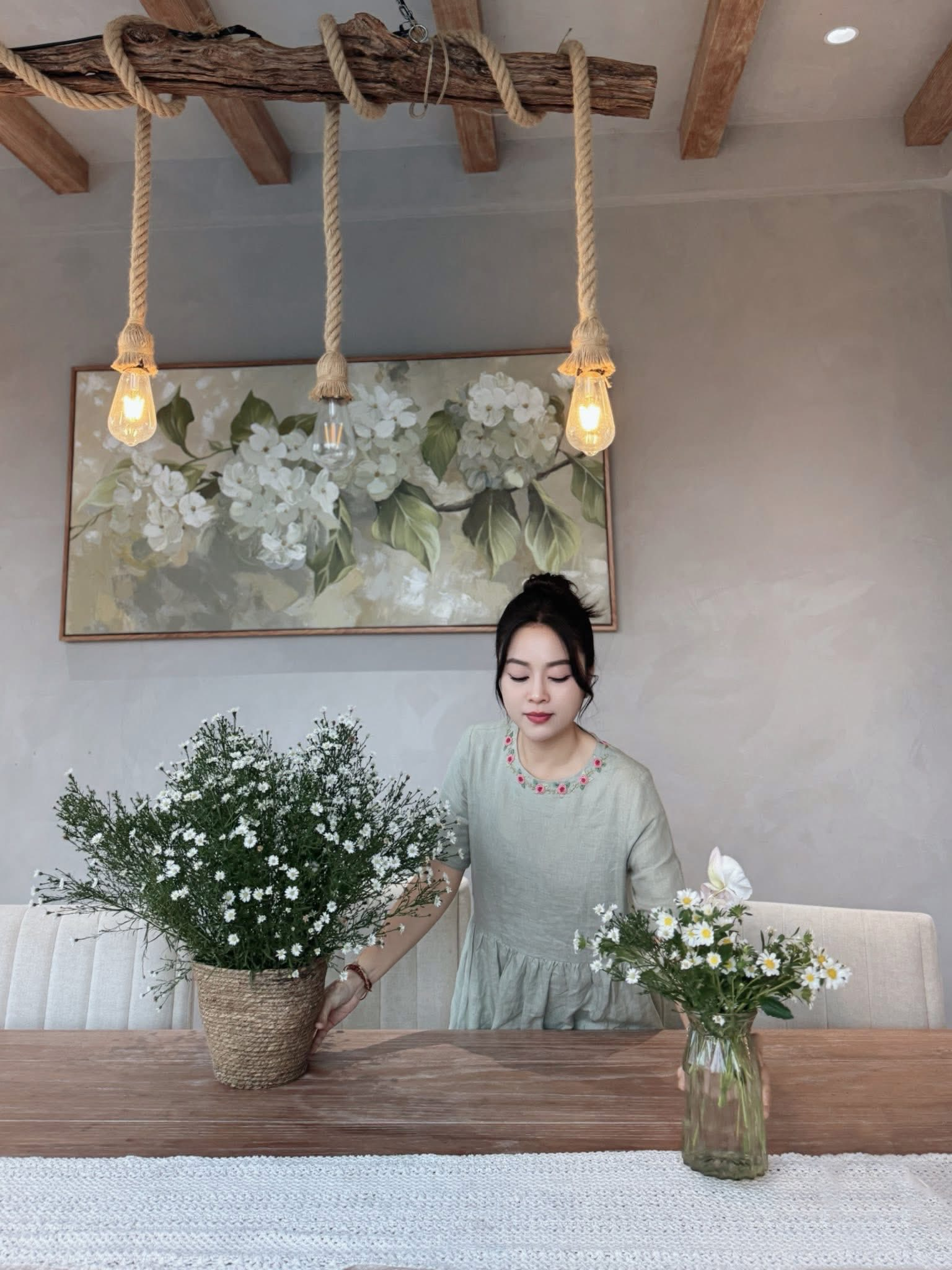 Con gái lớn của hot mom Hằng Túi gây "choáng" với nhan sắc thiếu nữ: Đúng chuẩn "phiên bản tuổi 16" của mẹ- Ảnh 12.