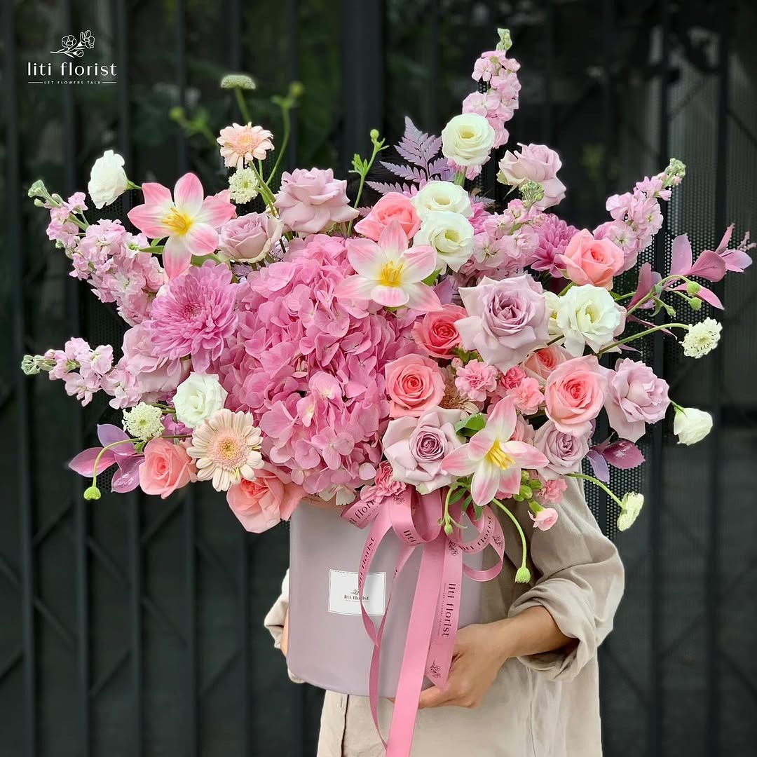 14 tiệm hoa tươi đẹp tan chảy tr&aacute;i tim, mua tặng 20/10 l&agrave; qu&aacute; chuẩn