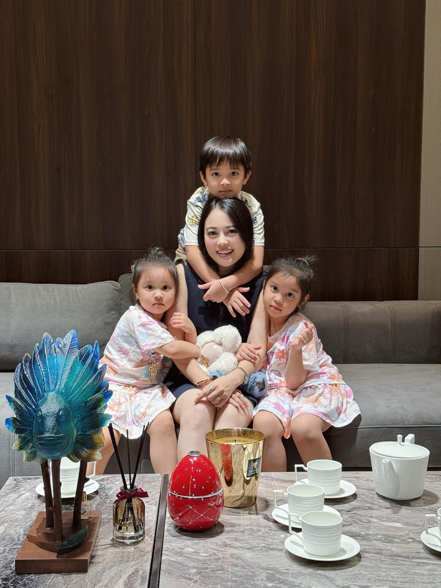 Con gái lớn của hot mom Hằng Túi gây "choáng" với nhan sắc thiếu nữ: Đúng chuẩn "phiên bản tuổi 16" của mẹ- Ảnh 9.