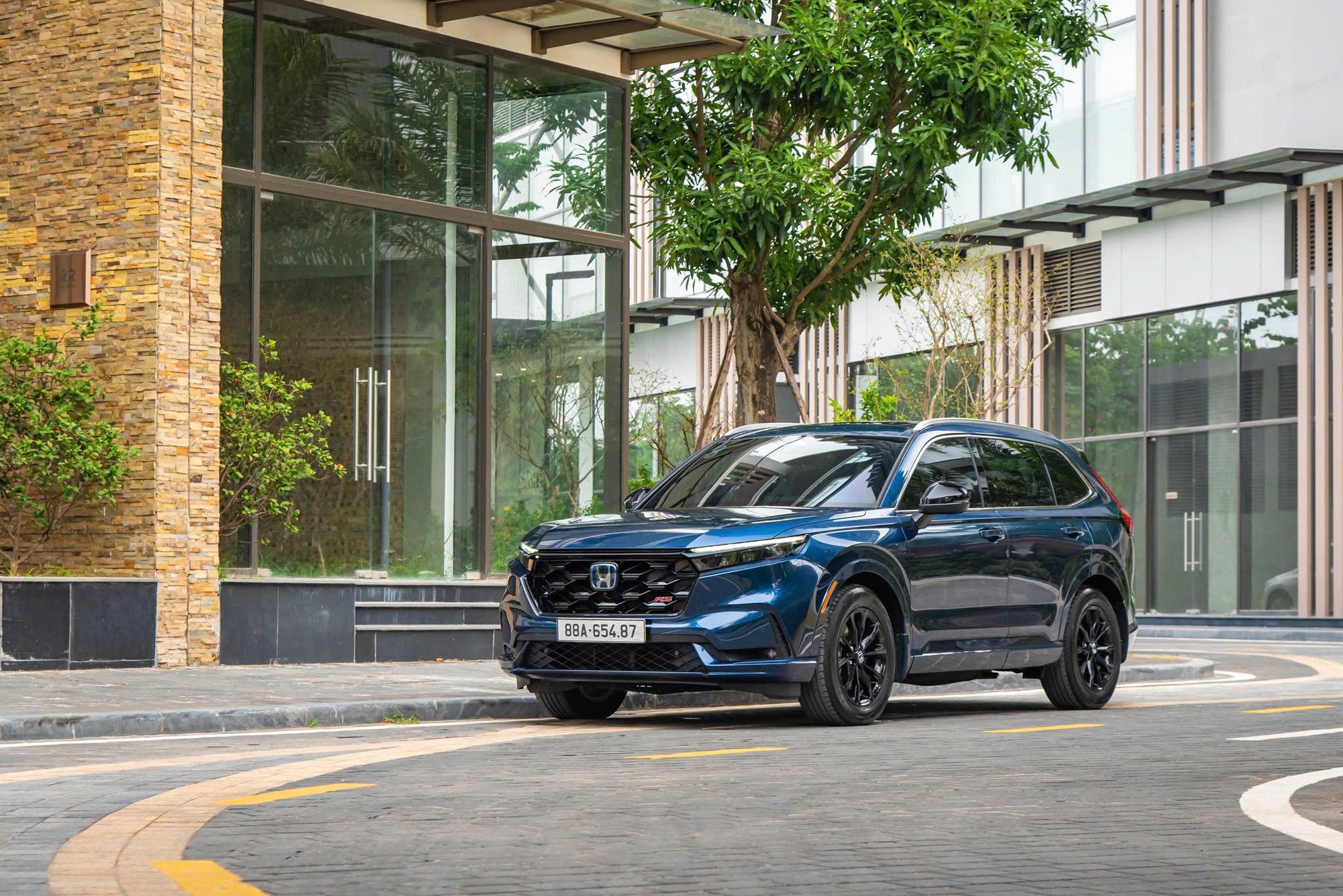 "Trận chiến" Xe Hybrid của năm tại CCA 2025: Honda CR-V e:HEV RS là ứng cử viên sáng giá- Ảnh 1. "Trận chiến" Xe Hybrid của năm tại CCA 2025: Honda CR-V e:HEV RS là ứng cử viên sáng giá- Ảnh 1.
