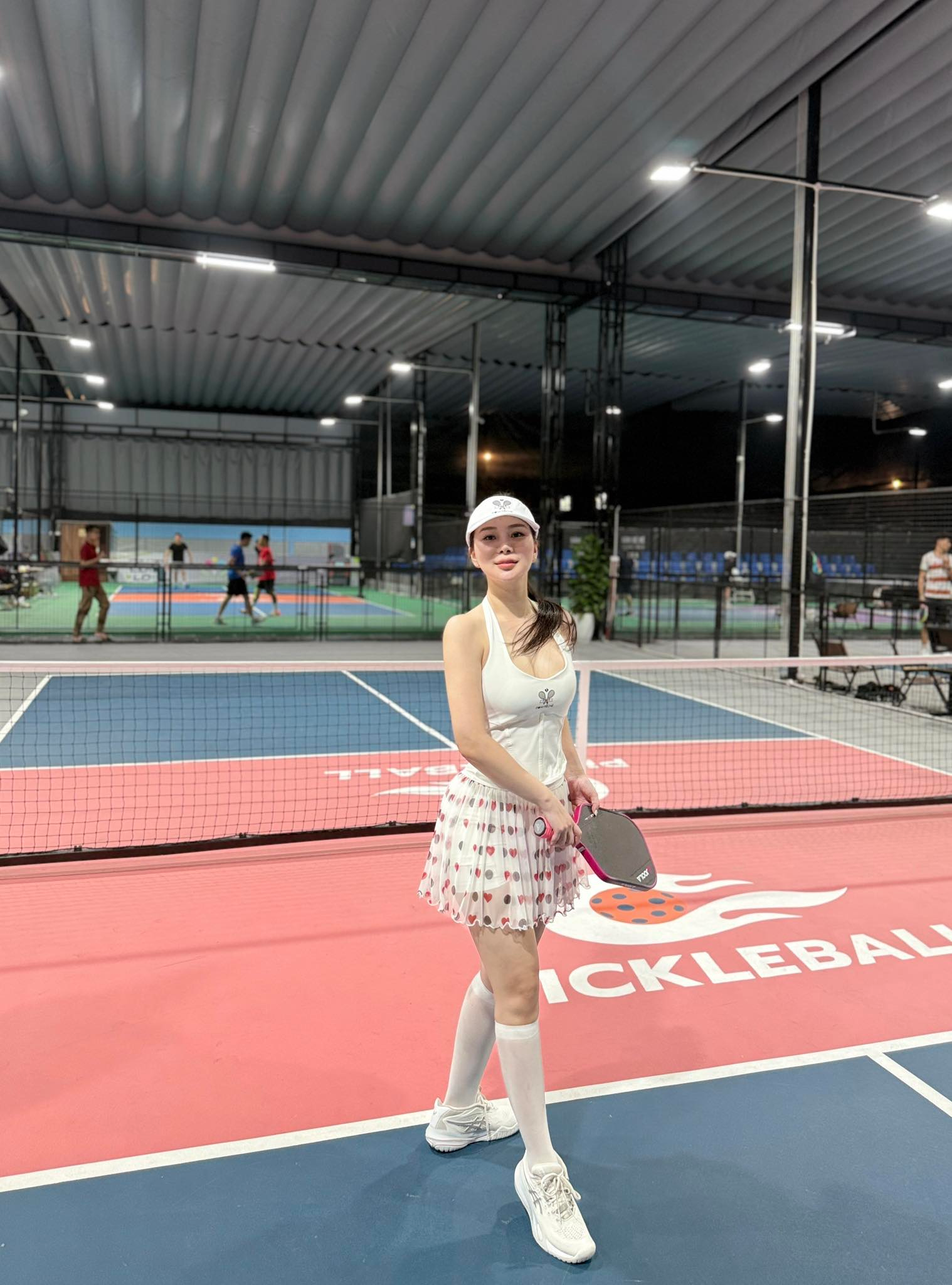 Mẹ 3 con tuổi U40 chi 50 triệu "lên đồ" đánh pickleball: "Ra sân là phải đẹp, vì đẹp khiến mình thấy vui hơn"- Ảnh 8.