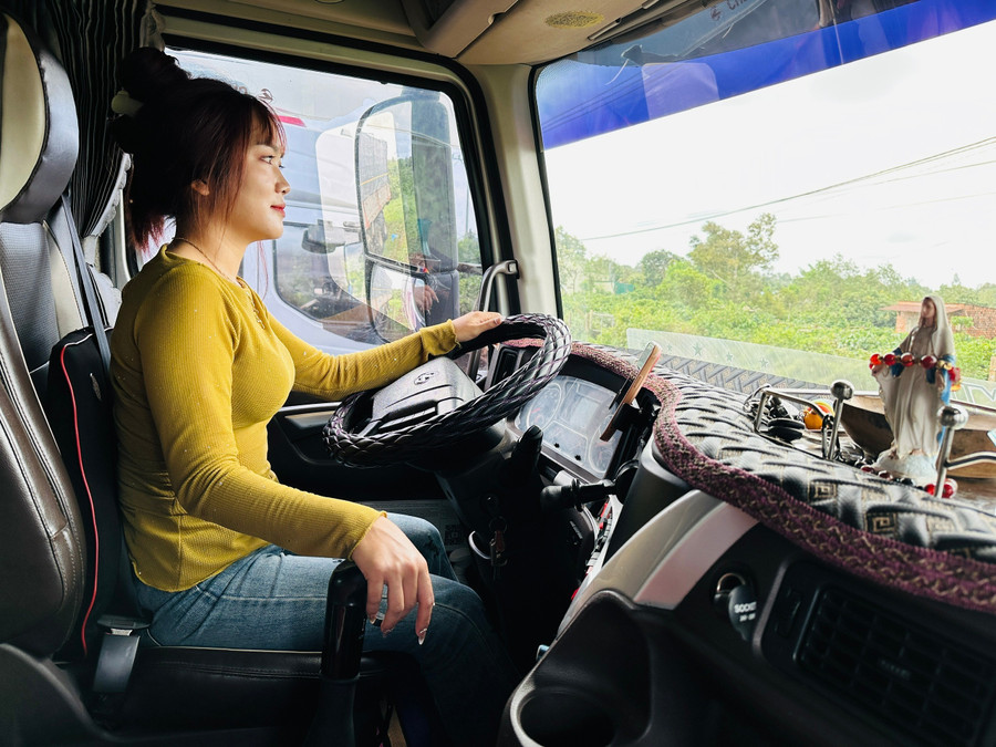 Những bóng hồng sau vô lăng: Không chỉ là công việc, mà còn để học cách kiên nhẫn, bình tĩnh và mạnh mẽ hơn!- Ảnh 6.