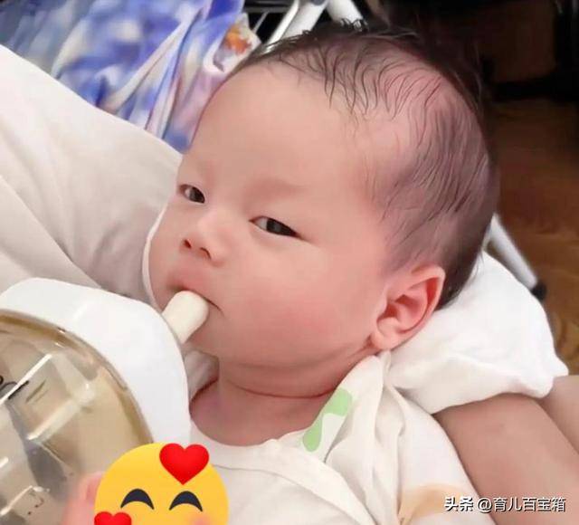Mùa "nghẹt mũi" đã đến, mẹ cần tránh những sai lầm này và 5 cách giúp bé dễ thở tức thì!- Ảnh 1.