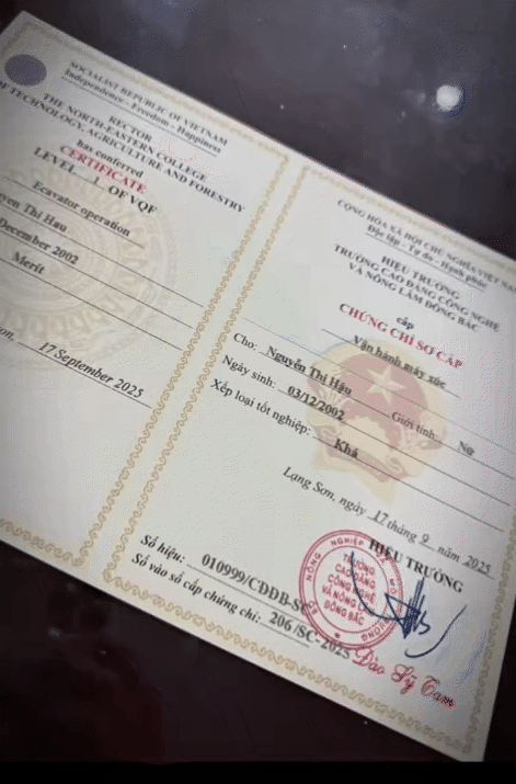 Những bóng hồng sau vô lăng: Không chỉ là công việc, mà còn để học cách kiên nhẫn, bình tĩnh và mạnh mẽ hơn!- Ảnh 4.