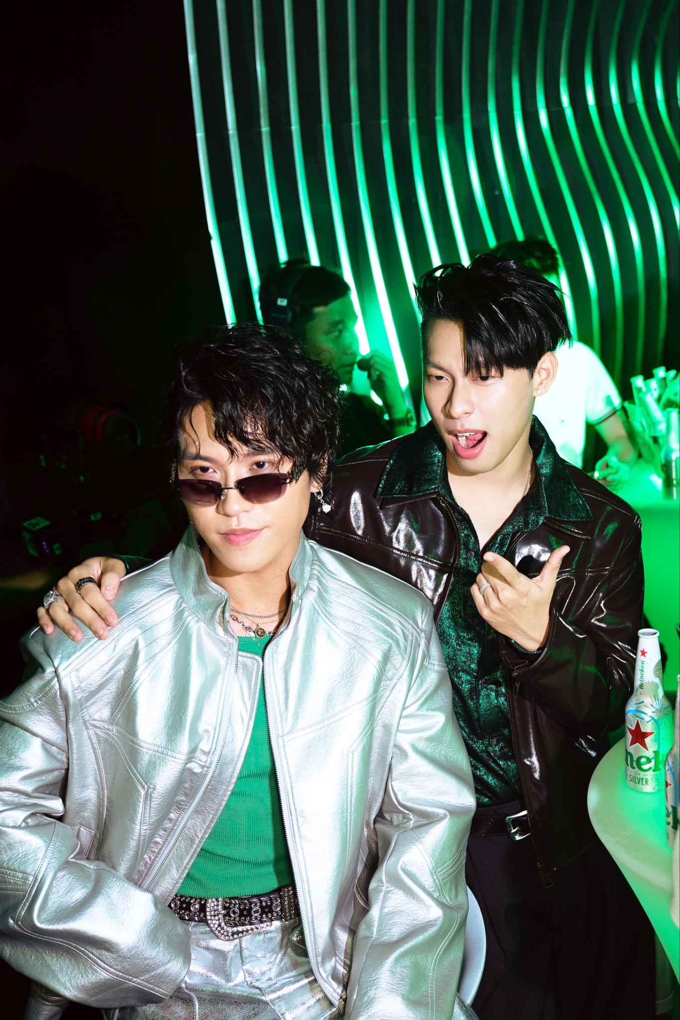 Dàn Em Xinh, Anh Trai quy tụ trong đêm tiệc đẳng cấp ra mắt Heineken Silver phiên bản chai nhôm mới- Ảnh 3. Dàn Em Xinh, Anh Trai quy tụ trong đêm tiệc đẳng cấp ra mắt Heineken Silver phiên bản chai nhôm mới- Ảnh 3.
