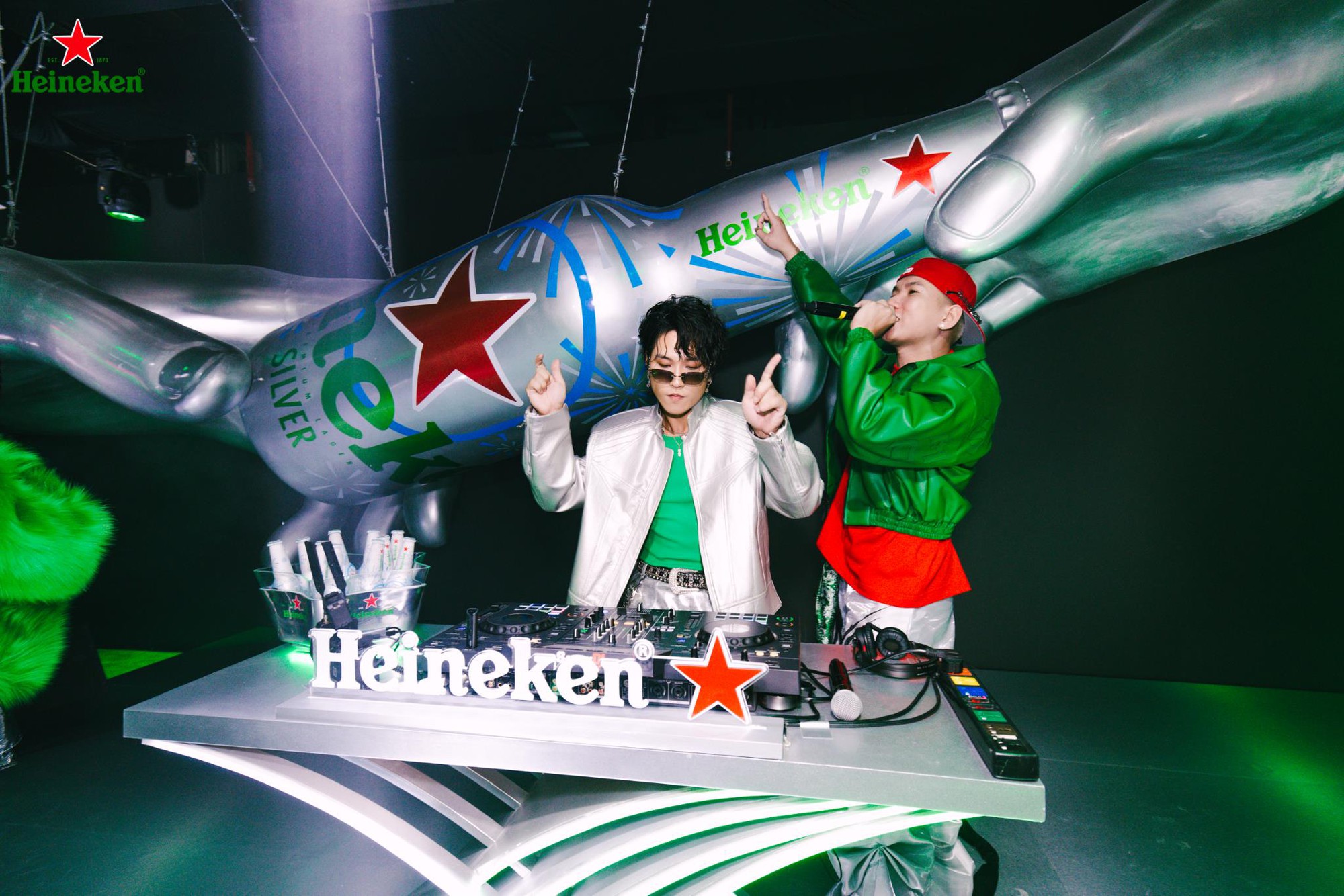 Dàn Em Xinh, Anh Trai quy tụ trong đêm tiệc đẳng cấp ra mắt Heineken Silver phiên bản chai nhôm mới- Ảnh 5. Dàn Em Xinh, Anh Trai quy tụ trong đêm tiệc đẳng cấp ra mắt Heineken Silver phiên bản chai nhôm mới- Ảnh 5.