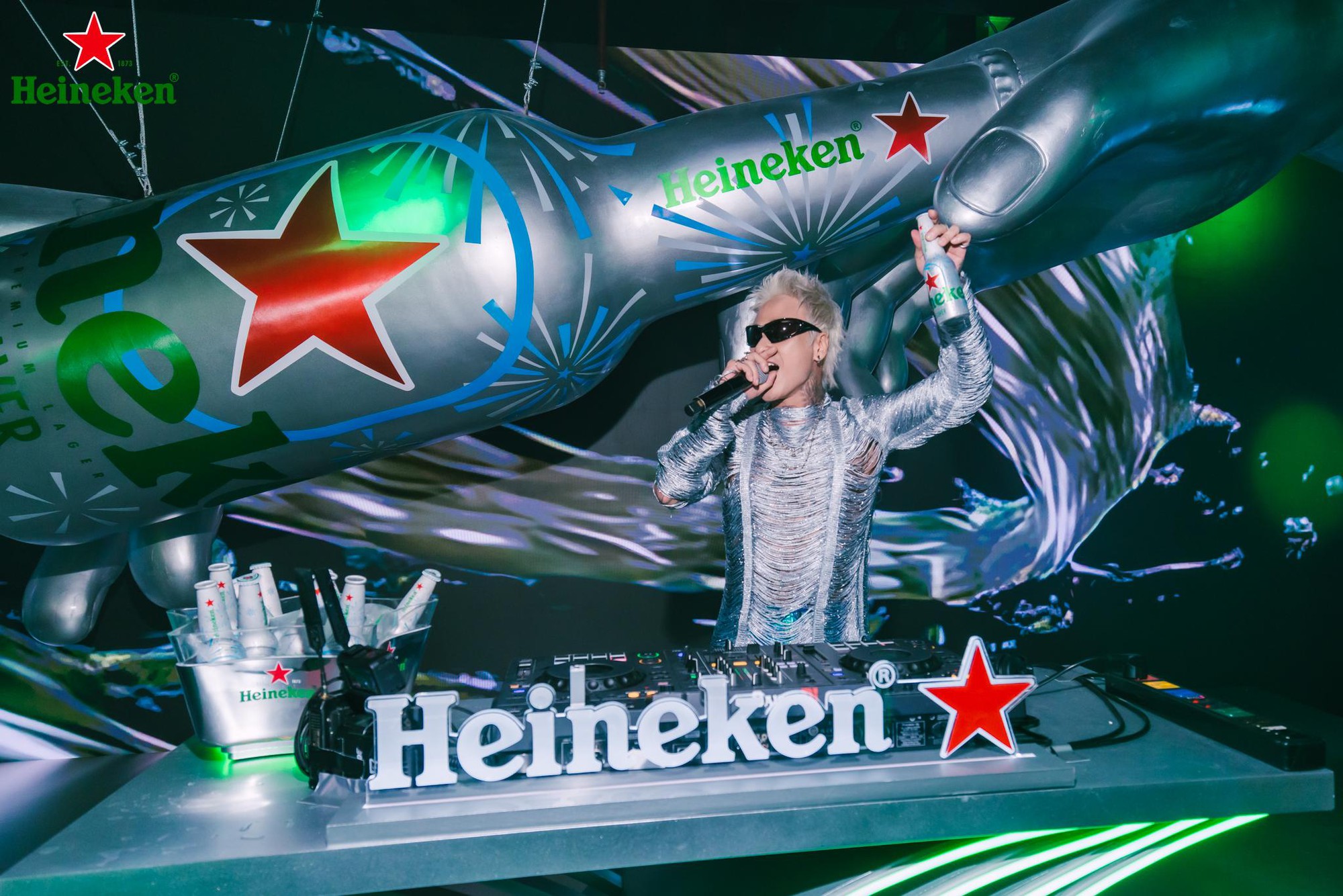 Dàn Em Xinh, Anh Trai quy tụ trong đêm tiệc đẳng cấp ra mắt Heineken Silver phiên bản chai nhôm mới- Ảnh 6. Dàn Em Xinh, Anh Trai quy tụ trong đêm tiệc đẳng cấp ra mắt Heineken Silver phiên bản chai nhôm mới- Ảnh 6.