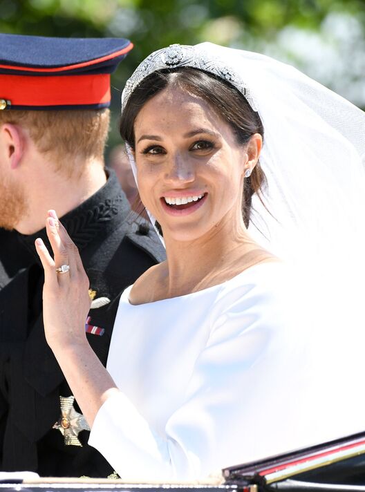 Meghan Markle từng mặc gần 90 tỷ đồng trên người- Ảnh 5.