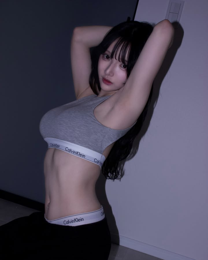 Hot girl Nhật Bản khiến fan u mê vì nhan sắc chuẩn waifu nhưng thân hình lại như siêu mẫu- Ảnh 13.