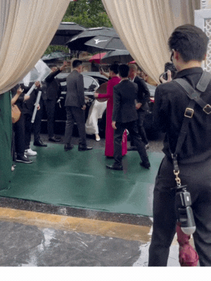 Hoa hậu Đỗ Hà được mẹ chồng xách váy đón vào nhà- Ảnh 1.