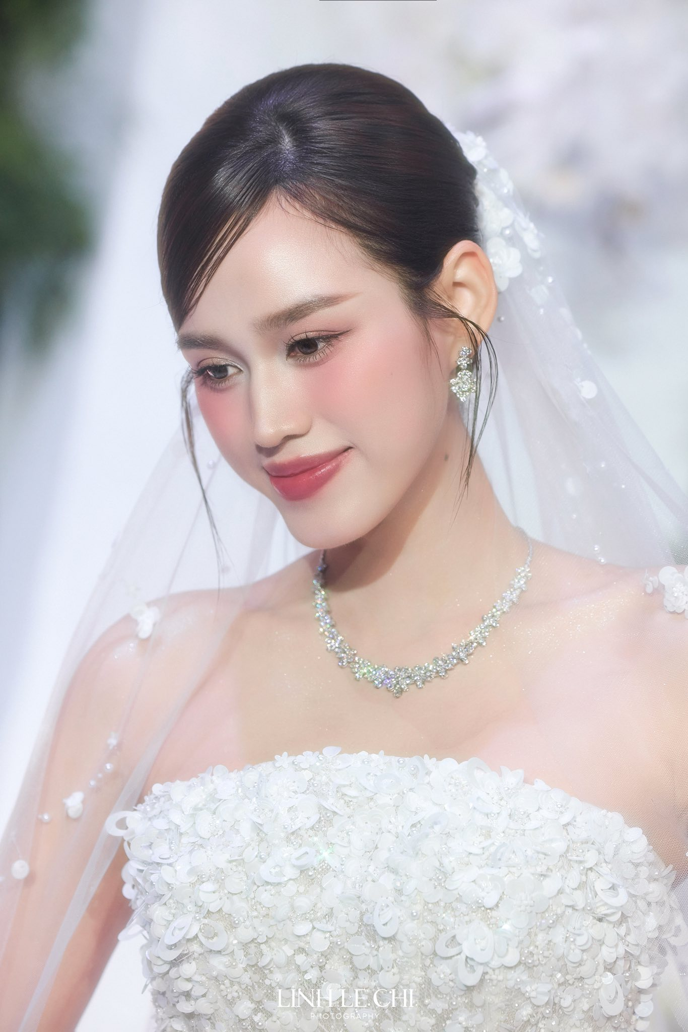 HH Đỗ Hà dưỡng tóc bằng cách này: Nghiền viên B1 trộn cùng dầu dừa để tóc nhanh dài và dày- Ảnh 3.