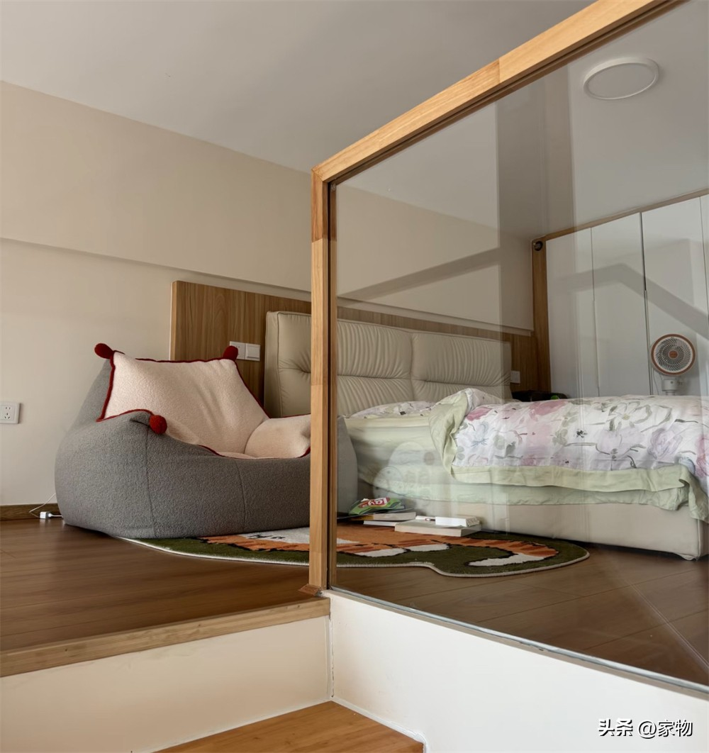 Căn hộ nhỏ 47m² nhưng sang như penthouse: Bí quyết nằm ở trần cao 4m và cửa sổ kính sát trần- Ảnh 11.