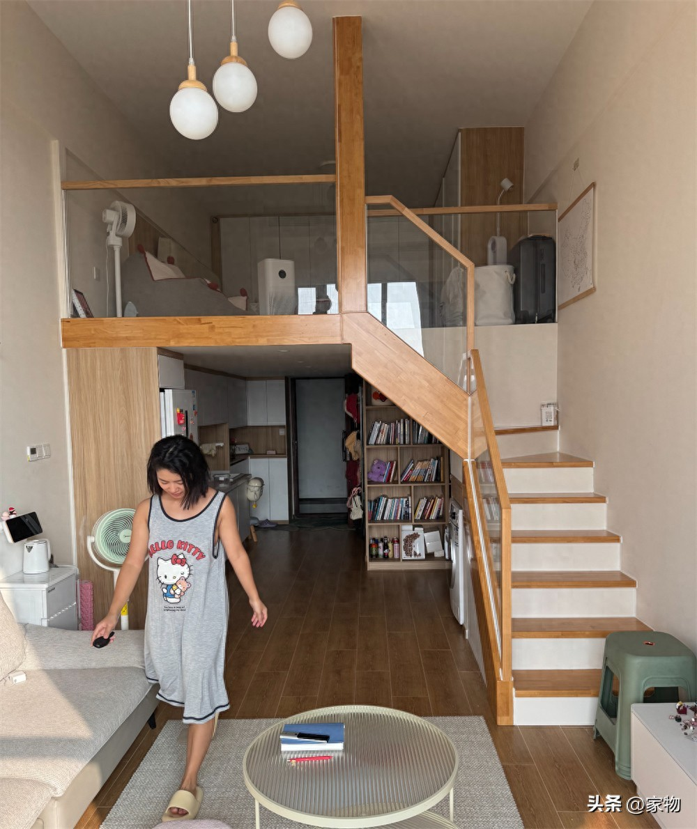 Căn hộ nhỏ 47m² nhưng sang như penthouse: Bí quyết nằm ở trần cao 4m và cửa sổ kính sát trần- Ảnh 12.