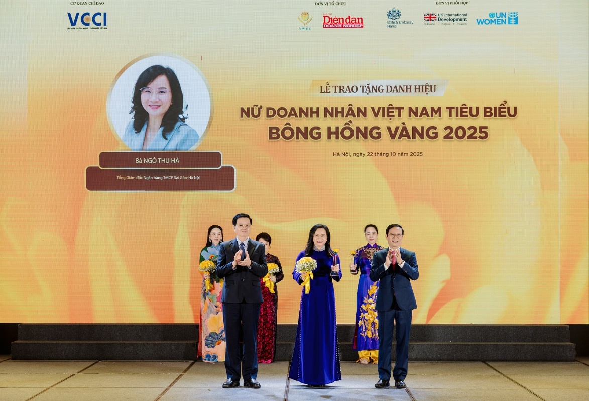 Tổng Giám đốc SHB Ngô Thu Hà: “Nữ doanh nhân Việt Nam tiêu biểu -Bông hồng vàng” 2025- Ảnh 1.