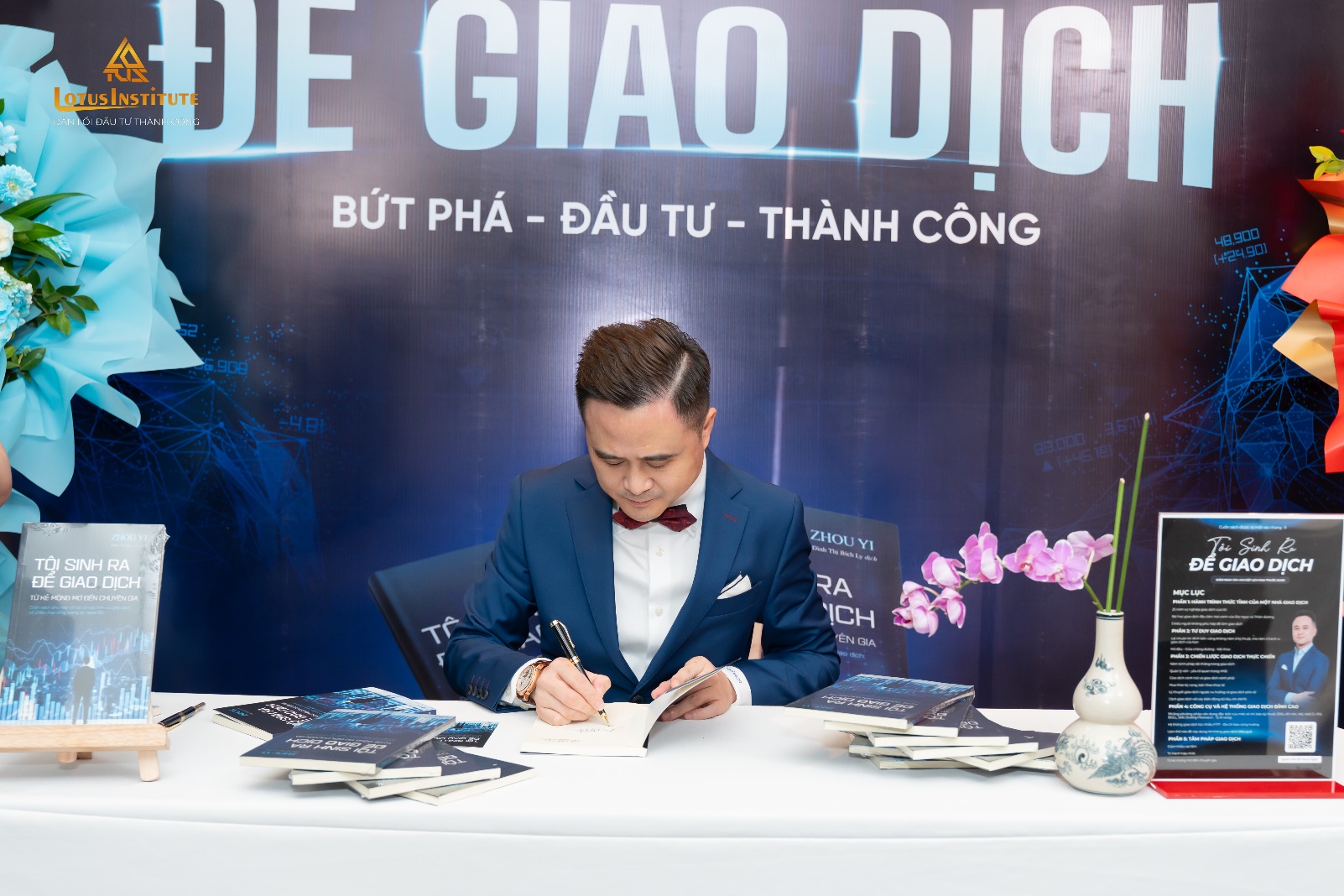 Lotus Institute ra mắt sách “Tôi sinh ra để giao dịch”- Ảnh 2. Lotus Institute ra mắt sách “Tôi sinh ra để giao dịch”- Ảnh 2.