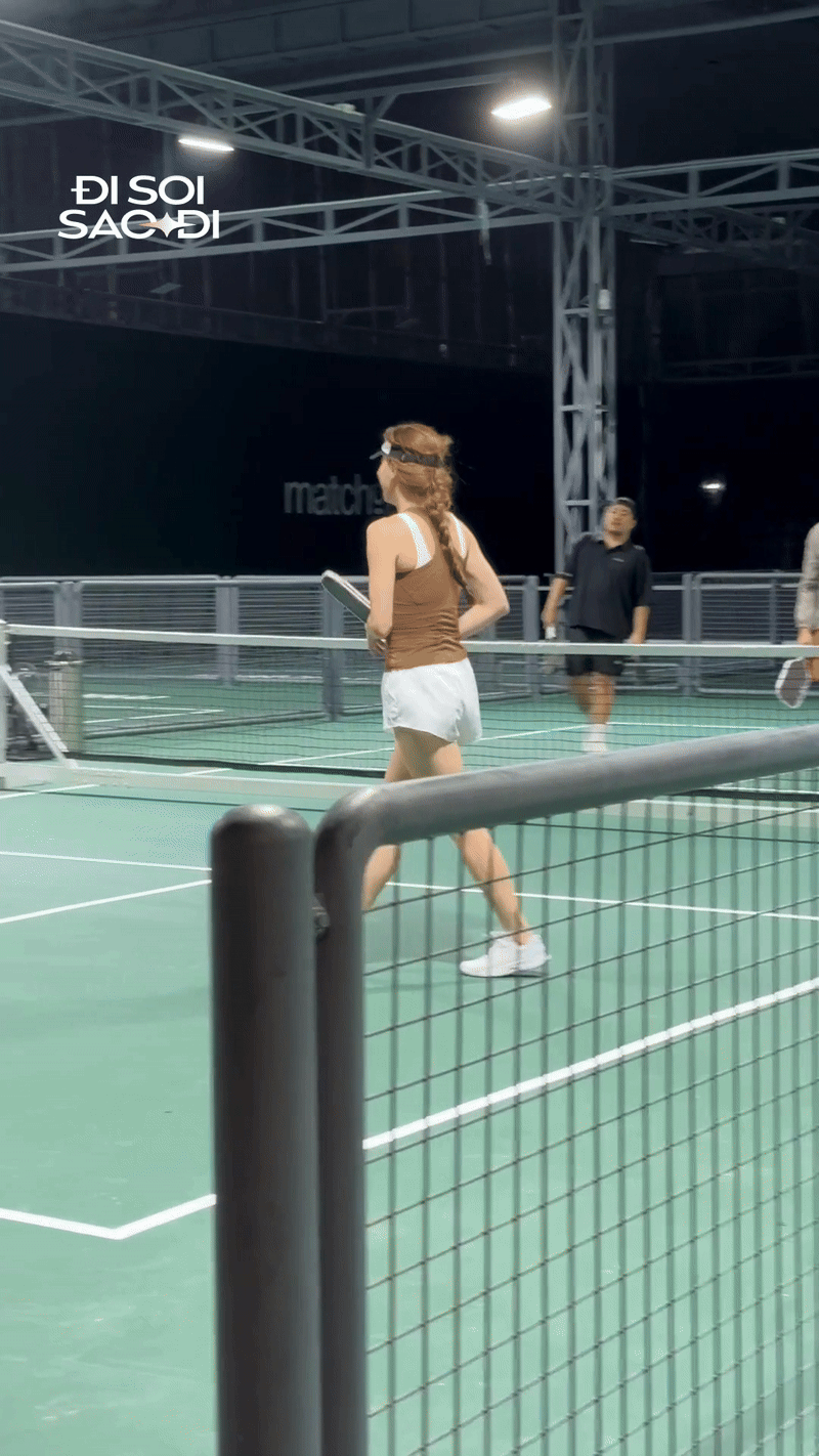 Tóm dính Hồ Ngọc Hà trên sân pickleball: Đôi "kiếm Nhật" nhìn mê tít, mặt mộc chấm vội 0 điểm!- Ảnh 5.