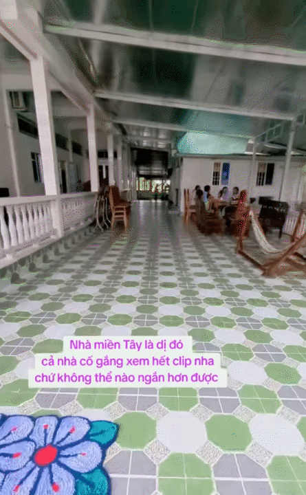 Độc lạ nhà miền Tây: Rộng như mê cung, gạch hoa mỗi phòng một kiểu, tiến vào khu bếp ai nấy đều "giật mình"- Ảnh 5. Độc lạ nhà miền Tây: Rộng như mê cung, gạch hoa mỗi phòng một kiểu, tiến vào khu bếp ai nấy đều "giật mình"- Ảnh 5.