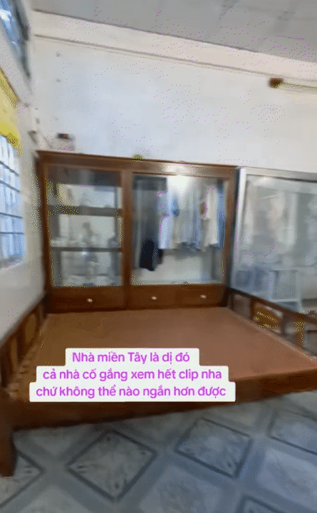 Độc lạ nhà miền Tây: Rộng như mê cung, gạch hoa mỗi phòng một kiểu, tiến vào khu bếp ai nấy đều "giật mình"- Ảnh 7. Độc lạ nhà miền Tây: Rộng như mê cung, gạch hoa mỗi phòng một kiểu, tiến vào khu bếp ai nấy đều "giật mình"- Ảnh 7.