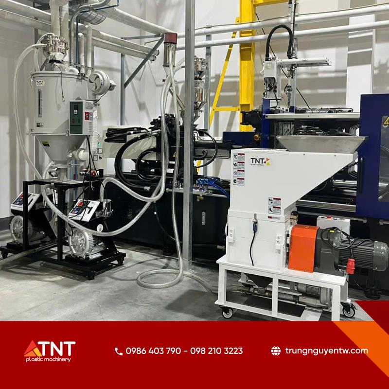 Trung Nguyên TNT cung cấp hệ thống phụ trợ cho máy ép nhựa tại nhà máy FDI- Ảnh 2.