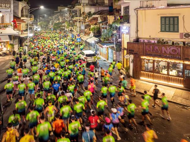 VPBank Hanoi International Marathon 2025, cung đường trong mơ giữa mùa thu Hà Nội- Ảnh 1. VPBank Hanoi International Marathon 2025, cung đường trong mơ giữa mùa thu Hà Nội- Ảnh 1.