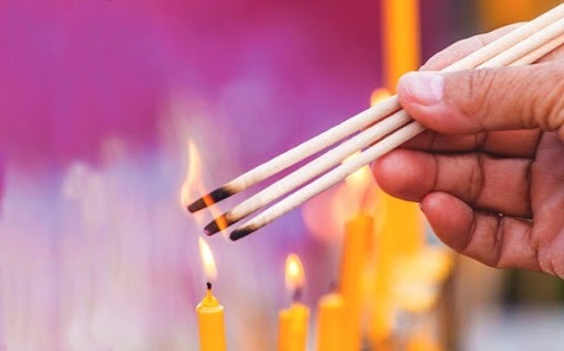 Sự thật đằng sau việc thắp hương số lẻ - tránh chọn số chẵn- Ảnh 1.