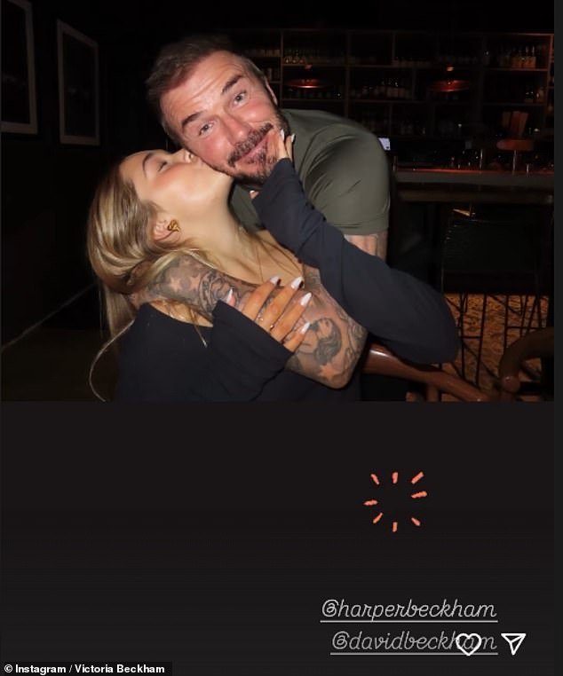 Tiểu thư Harper hôn má bố, David Beckham lại gây tranh cãi vì quá thân mật với con gái- Ảnh 1. Tiểu thư Harper hôn má bố, David Beckham lại gây tranh cãi vì quá thân mật với con gái- Ảnh 1.