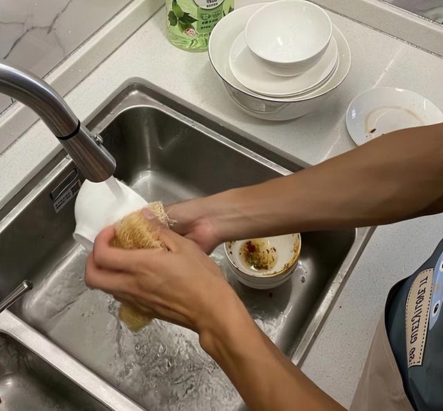 Thô nhưng thật: 6 thói quen tiết kiệm này đang cướp đi sức khỏe của cả nhà bạn- Ảnh 4. Thô nhưng thật: 6 thói quen tiết kiệm này đang cướp đi sức khỏe của cả nhà bạn- Ảnh 4.